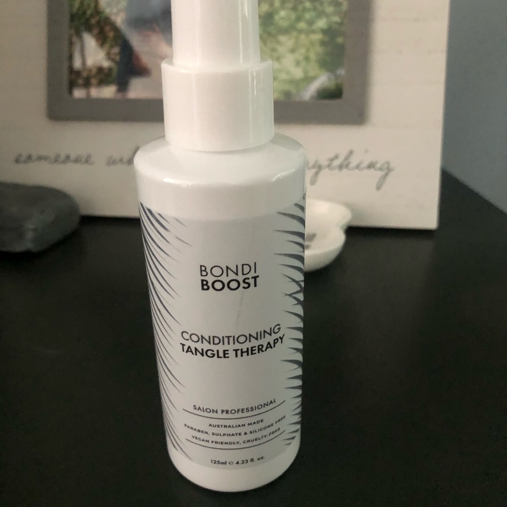 Bondi Boost Tangle Therapy Brand New